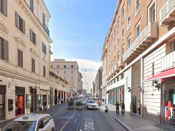 negozio in affitto a Roma in zona Campo Marzio