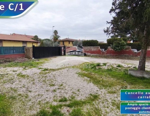 locale commerciale in affitto a Roma in zona Casal Morena