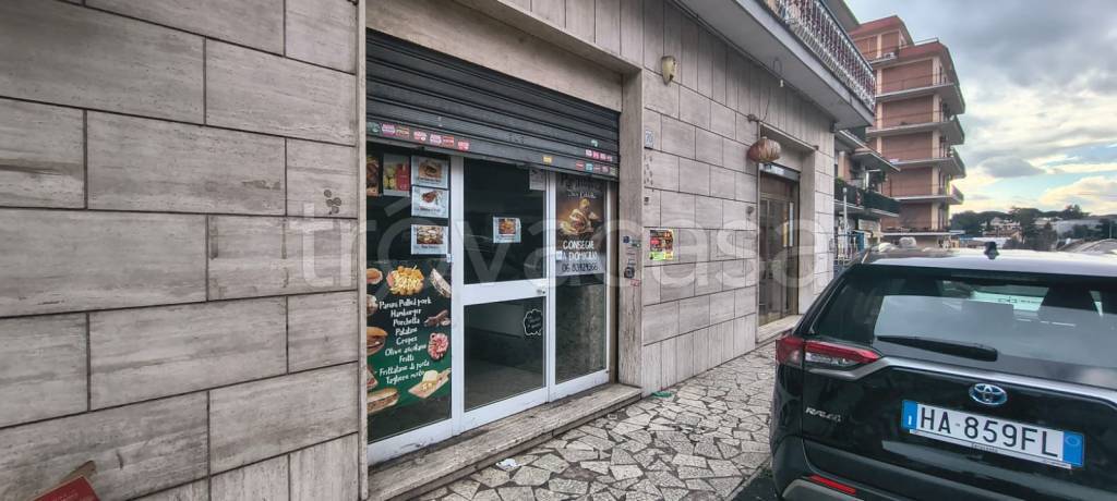 negozio in affitto a Roma in zona Borghesiana