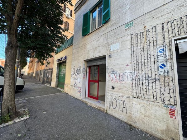 locale commerciale in affitto a Roma in zona Appio Latino