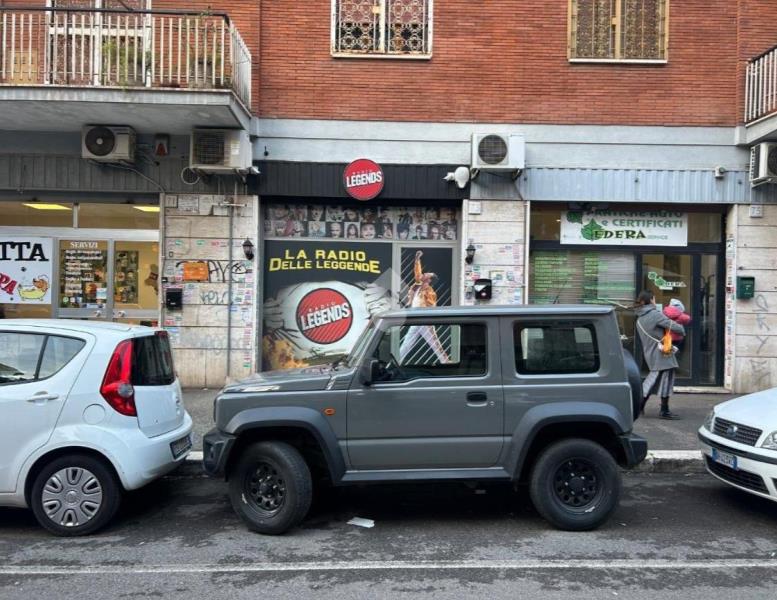 locale commerciale in affitto a Roma in zona Appio Claudio