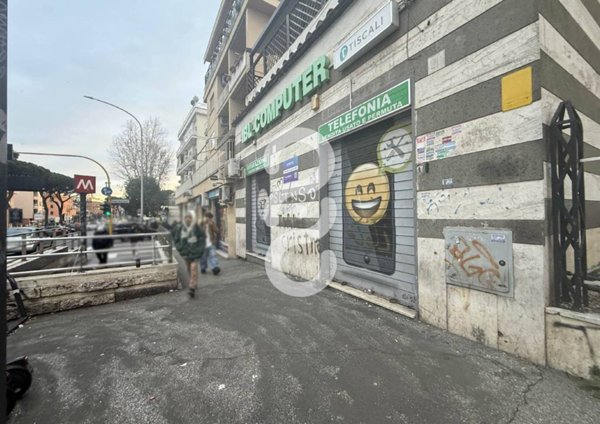negozio in affitto a Roma in zona Primavalle