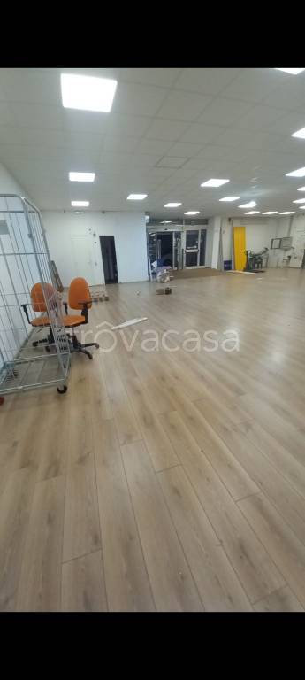 negozio in affitto a Roma in zona Tor di Quinto