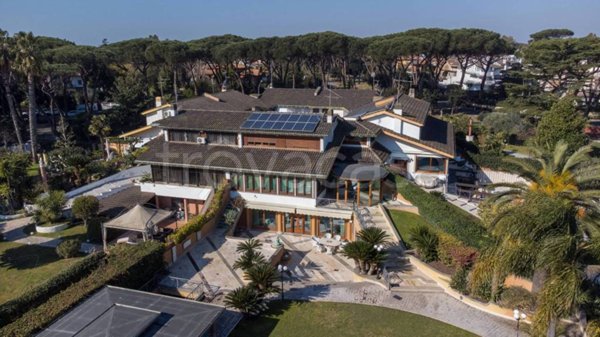 casa indipendente in affitto a Roma in zona Casal Palocco