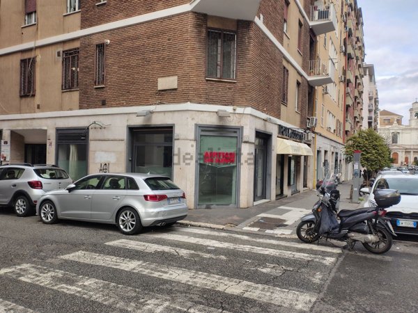negozio in affitto a Roma