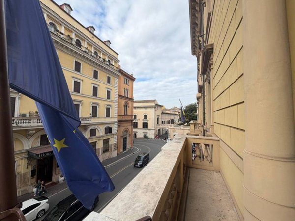 appartamento in affitto a Roma in zona Trevi-Colonna