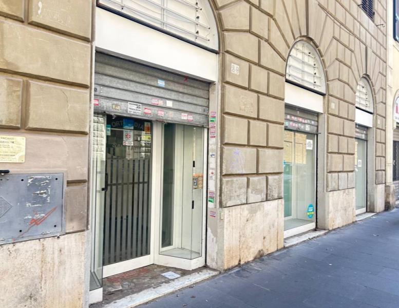 locale commerciale in affitto a Roma in zona Rione Monti/Campitelli