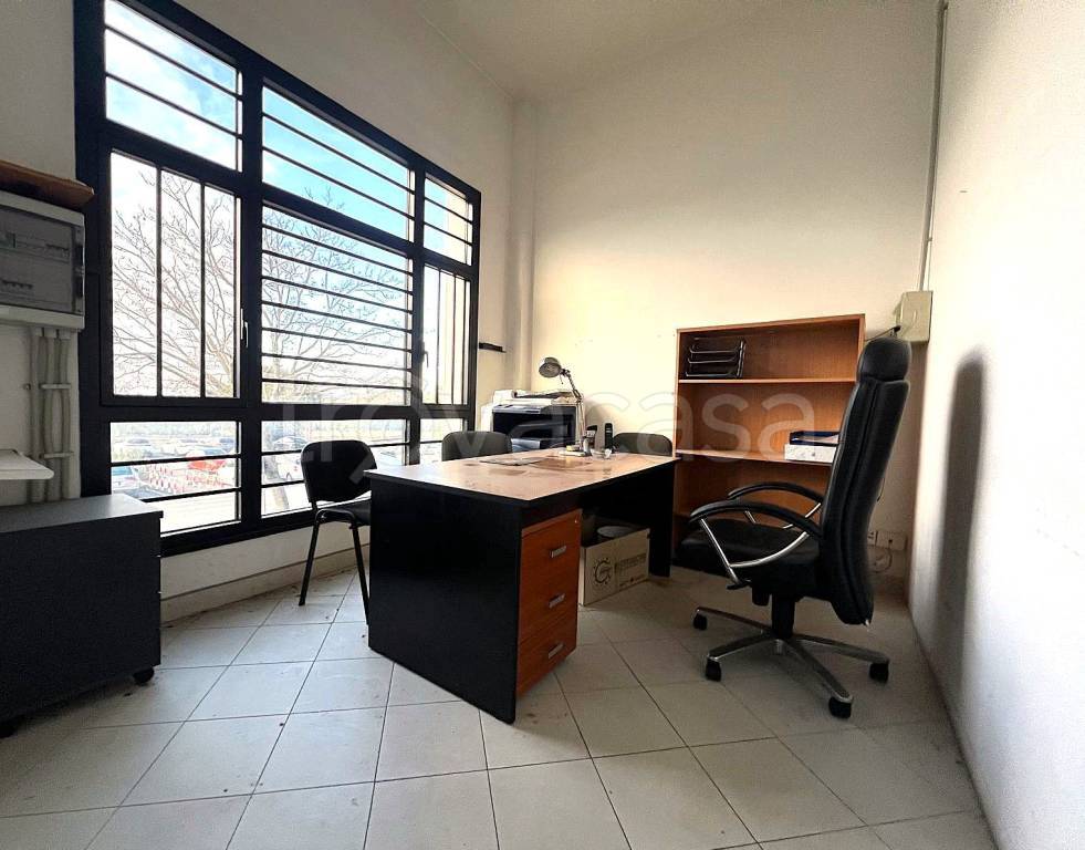 negozio in affitto a Roma in zona Spinaceto