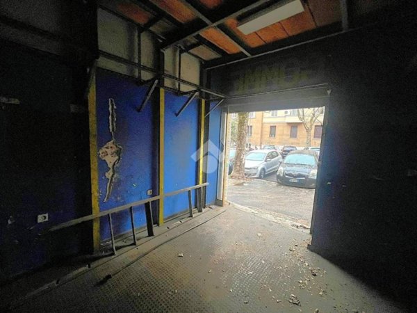 negozio in affitto a Roma