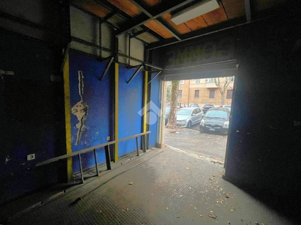 negozio in affitto a Roma