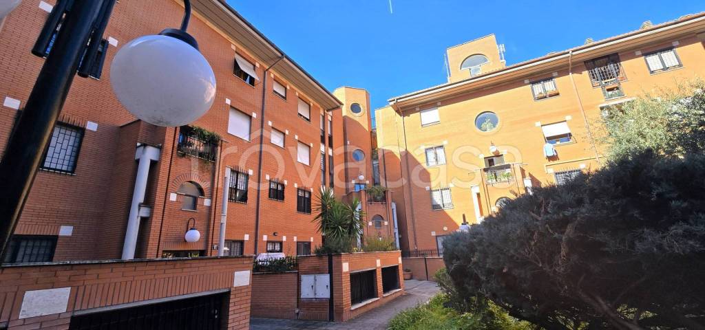 appartamento in affitto a Roma in zona Osteria del Curato