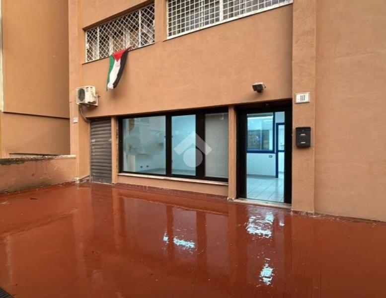 locale commerciale in affitto a Roma in zona Giuliano Dalmata