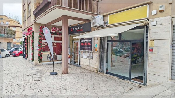 negozio in affitto a Roma in zona Torrevecchia