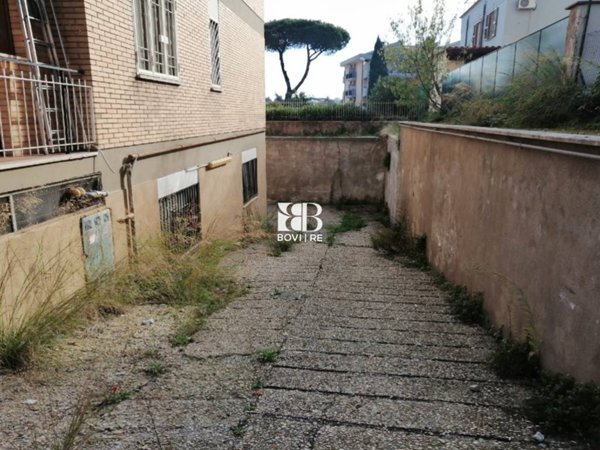 negozio in affitto a Roma in zona Primavalle