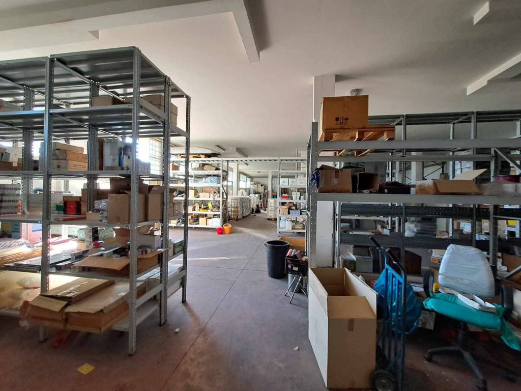 capannone in affitto a Roma in zona Magliana Vecchia