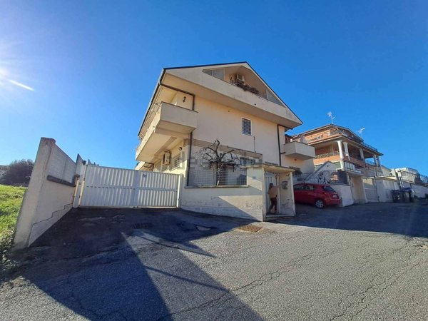 capannone in affitto a Roma in zona Magliana Vecchia