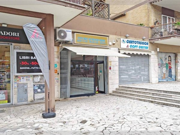 negozio in affitto a Roma in zona Torrevecchia