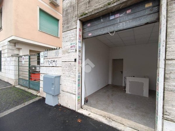 negozio in affitto a Roma