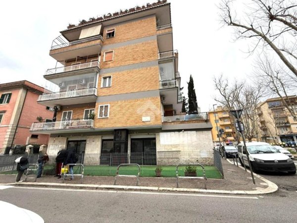 negozio in affitto a Roma in zona Trionfale