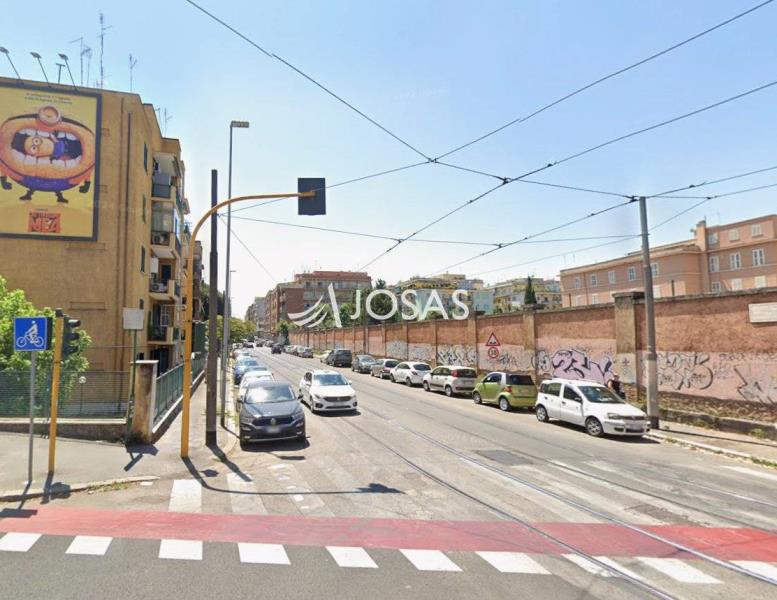 locale commerciale in affitto a Roma in zona Prenestino-Centocelle