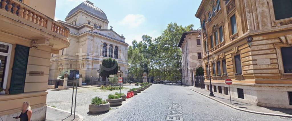 negozio in affitto a Roma in zona Pigna - Sant'Angelo