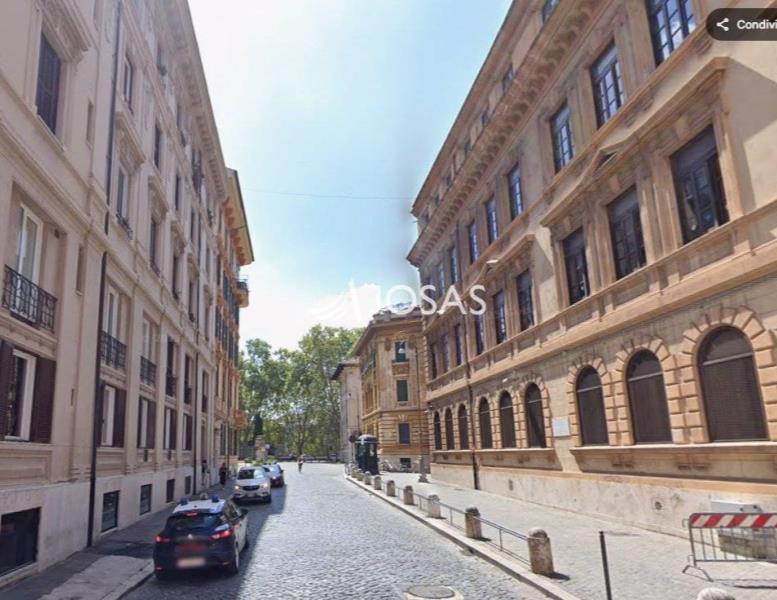 negozio in affitto a Roma in zona Pigna - Sant'Angelo