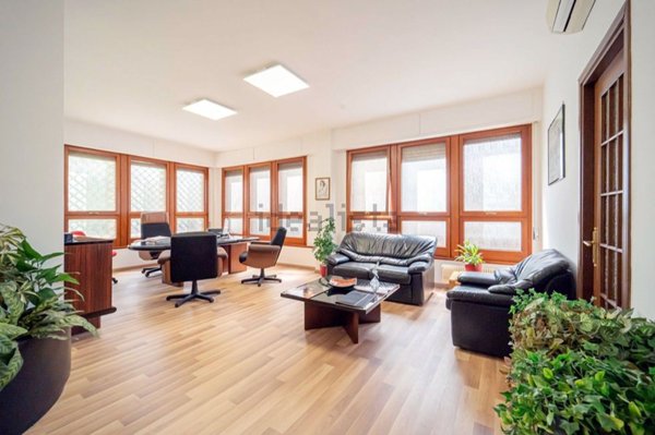 ufficio in affitto a Roma in zona Torrino