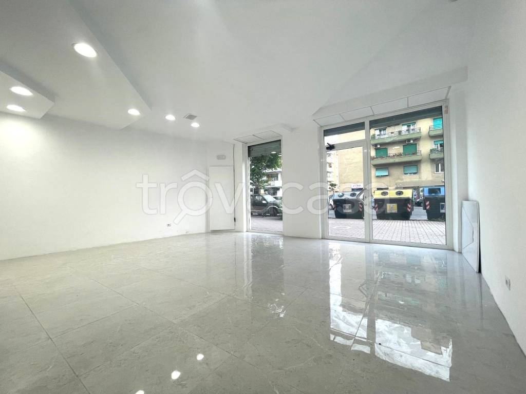 negozio in affitto a Roma in zona Ostia