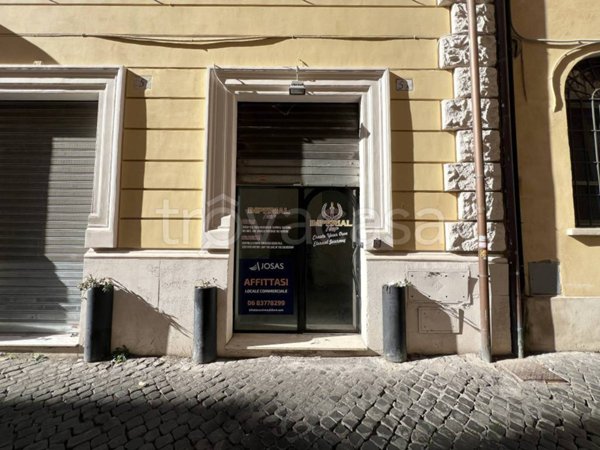 negozio in affitto a Roma in zona Rione Borgo