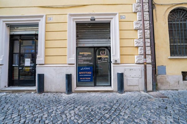 negozio in affitto a Roma in zona Rione Borgo