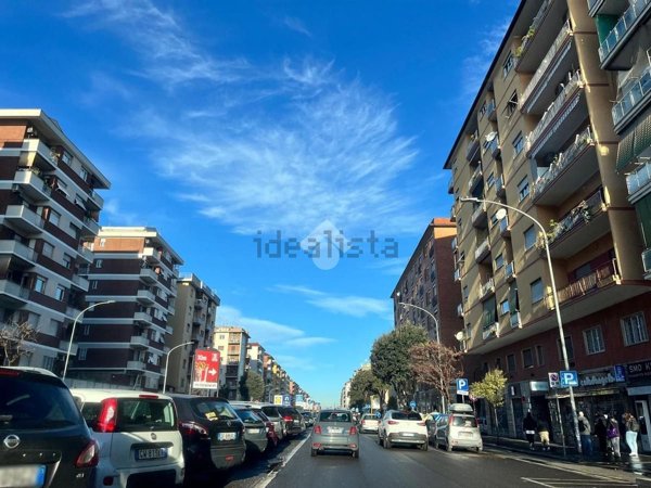 locale commerciale in affitto a Roma in zona Don Bosco