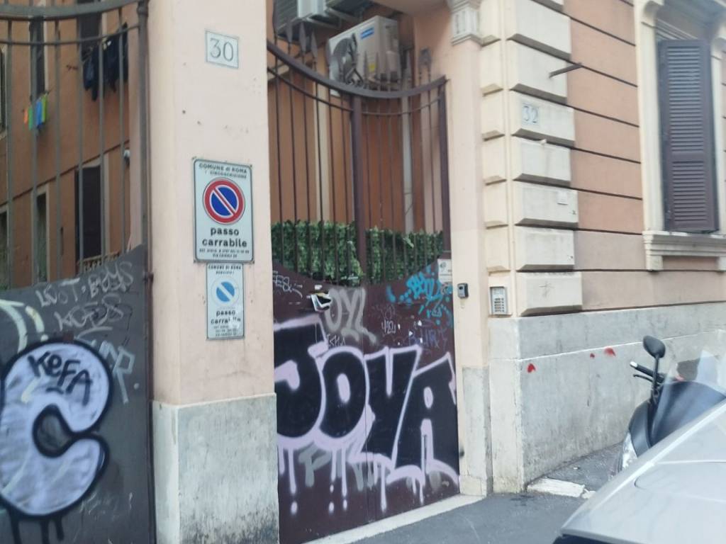 negozio in affitto a Roma in zona Esquilino