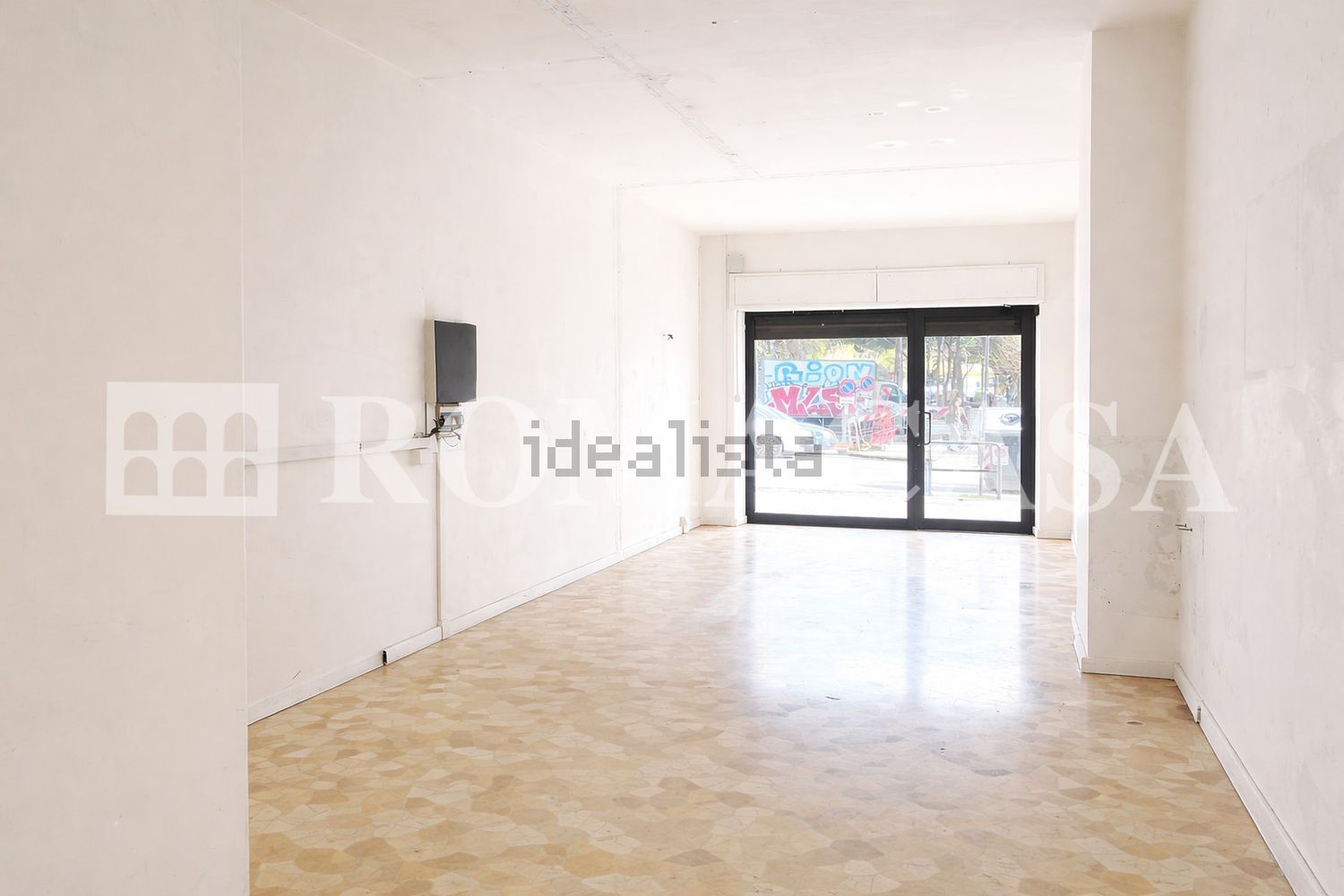 locale commerciale in affitto a Roma in zona Don Bosco