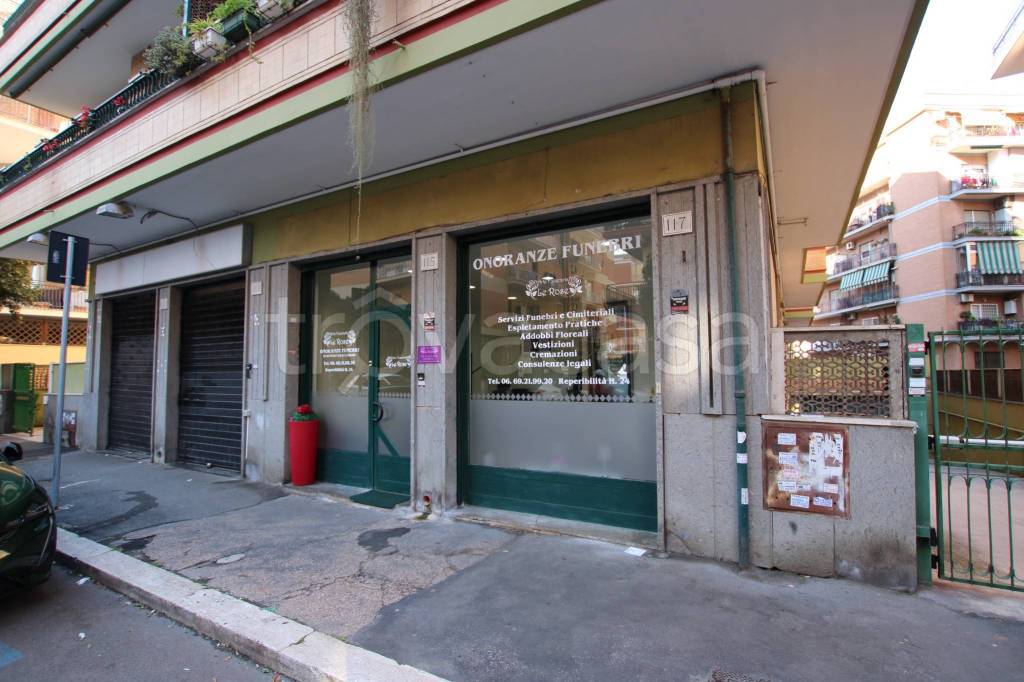 negozio in affitto a Roma in zona Ostia