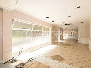 negozio in affitto a Roma in zona Ardeatino