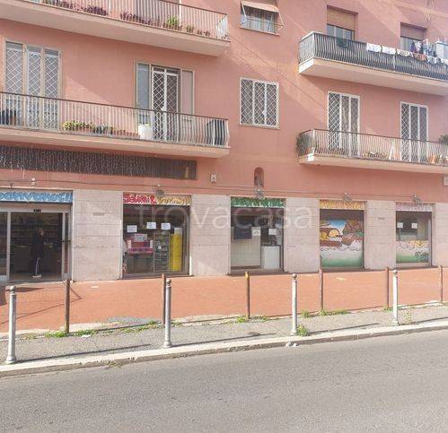 negozio in affitto a Roma in zona Ponte Mammolo