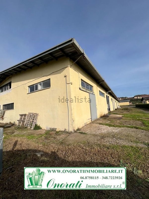 locale di sgombero in affitto a Roma in zona Grottarossa