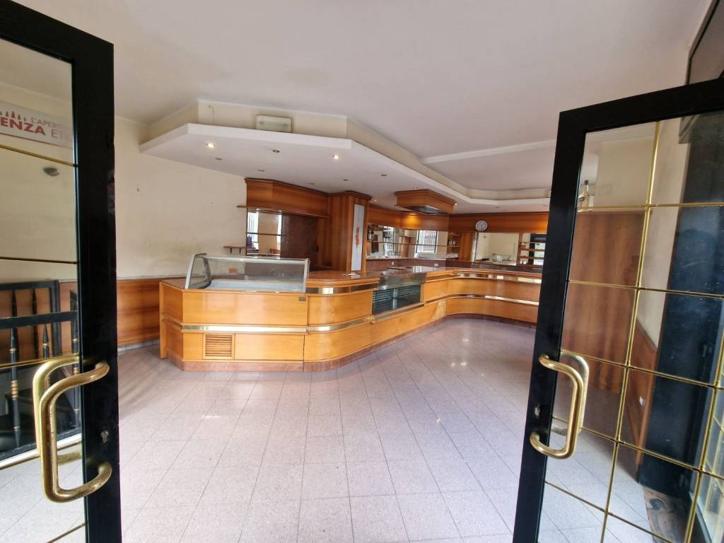 negozio in affitto a Roma in zona Pietralata