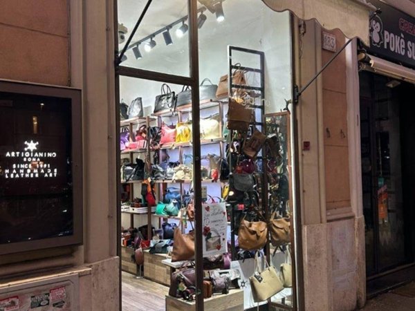 negozio in affitto a Roma