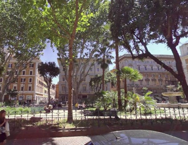 negozio in affitto a Roma in zona Parione/Sant'Eustachio