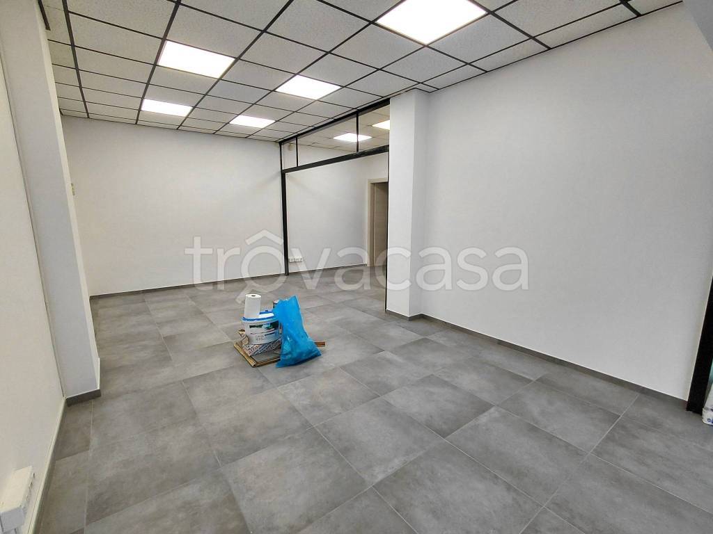 negozio in affitto a Roma in zona Ostia