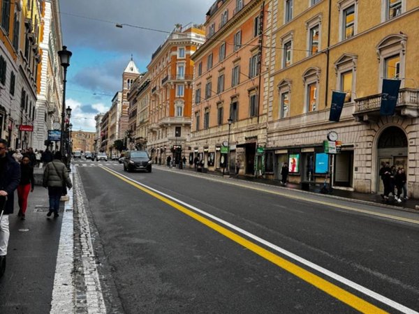 negozio in affitto a Roma in zona Rione Monti/Campitelli