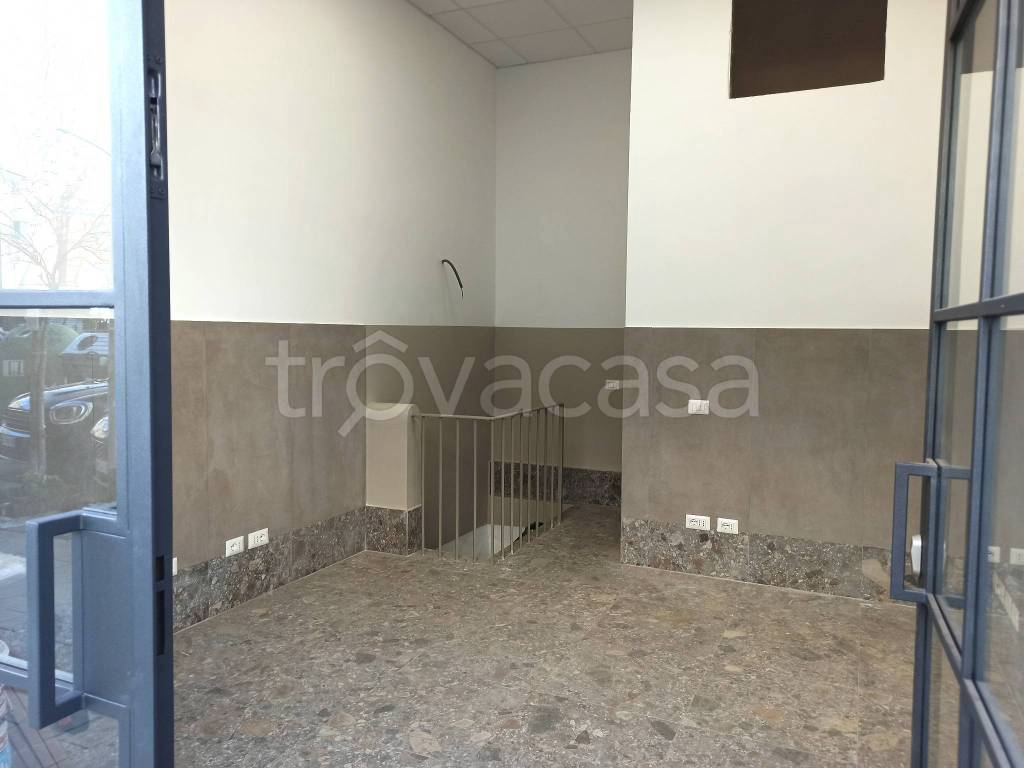 negozio in affitto a Roma