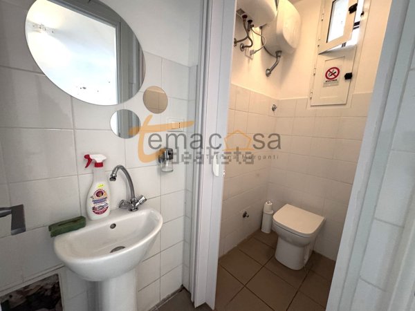 locale commerciale in affitto a Roma in zona Appio Latino