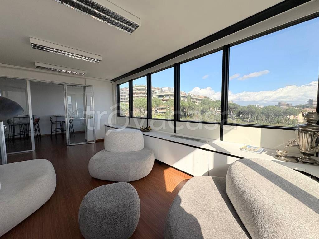 ufficio in affitto a Roma in zona Torrino