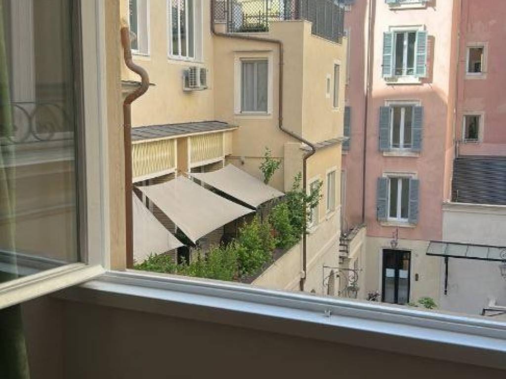 negozio in affitto a Roma in zona Centro Storico