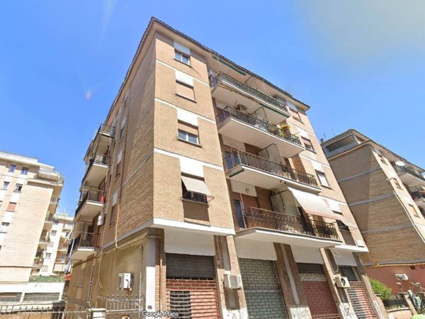 negozio in affitto a Roma in zona Portuense