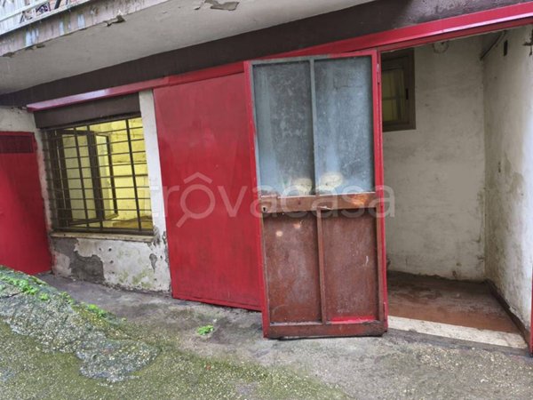 locale commerciale in affitto a Roma in zona Tomba di Nerone