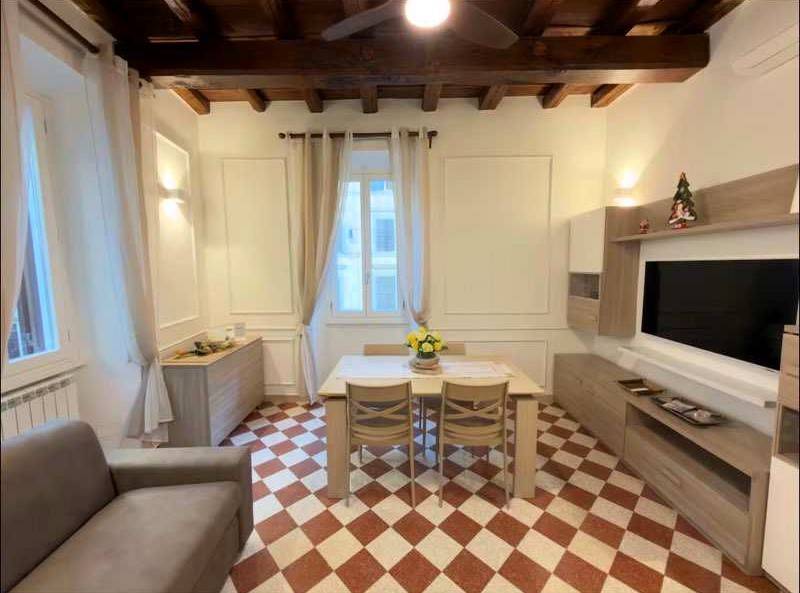 appartamento in affitto a Roma in zona Trevi-Colonna
