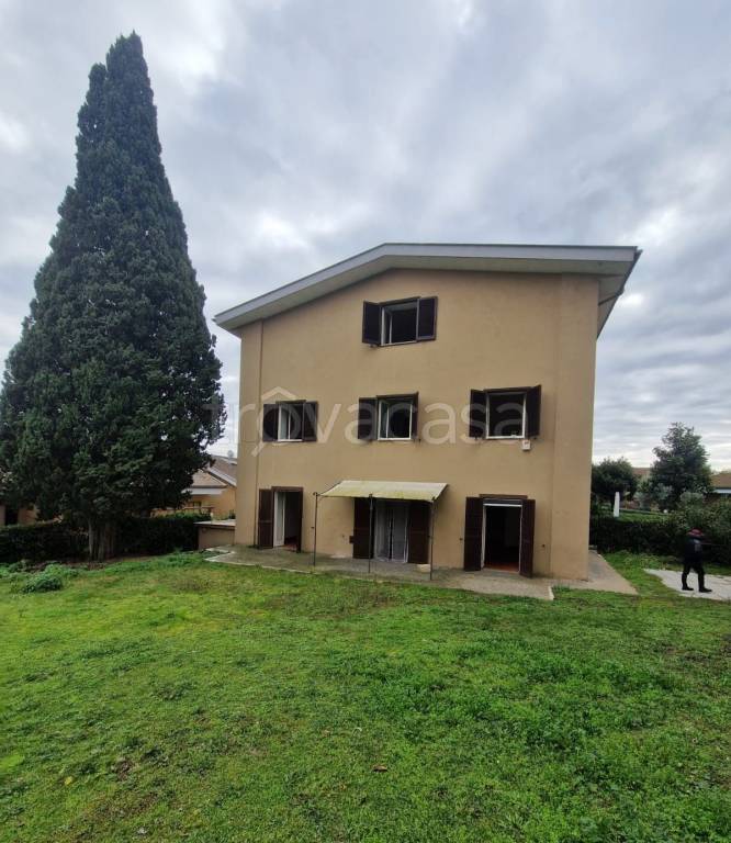 casa indipendente in affitto a Roma in zona Prima Porta